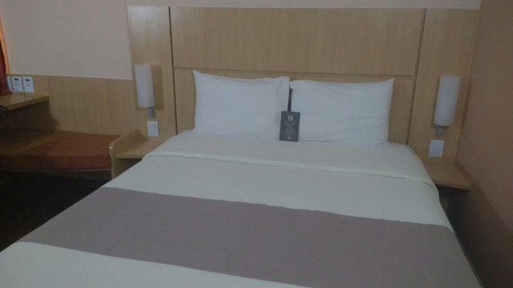Готель Ibis Фейра-де-Сантана Екстер'єр фото